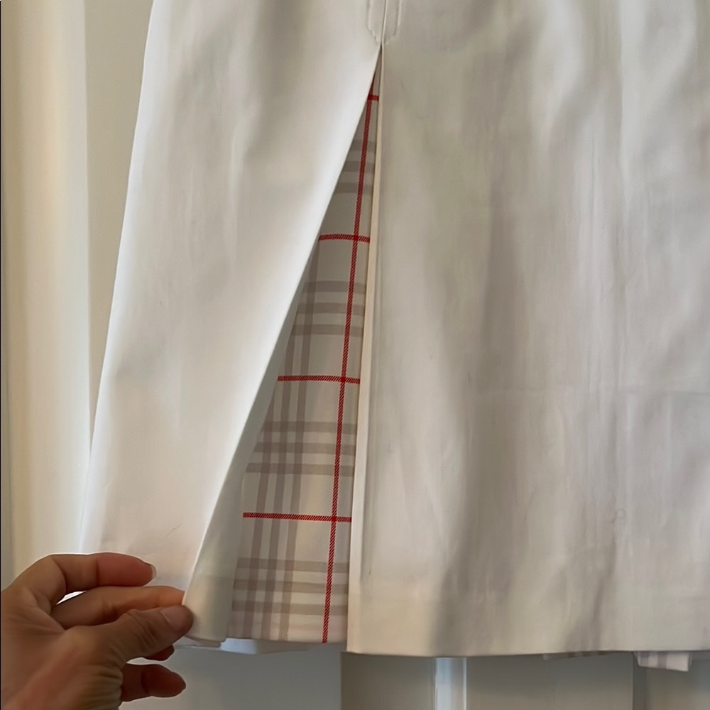 White lined Burberry NWT Skirt with Plaid Accent